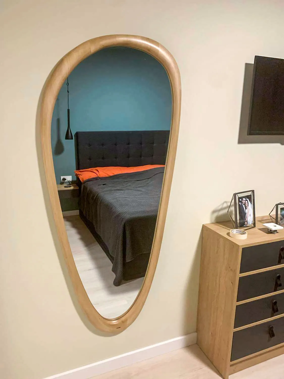AMEBA asymmetric wall mirror