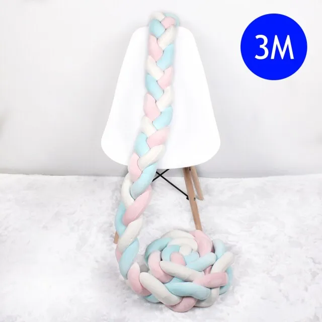 Contour de lit de bébé