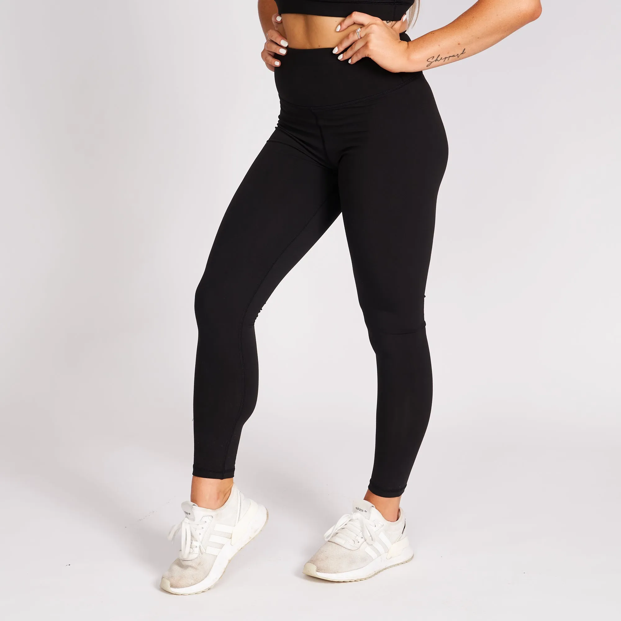 Contour Scrunch Leggings - Black