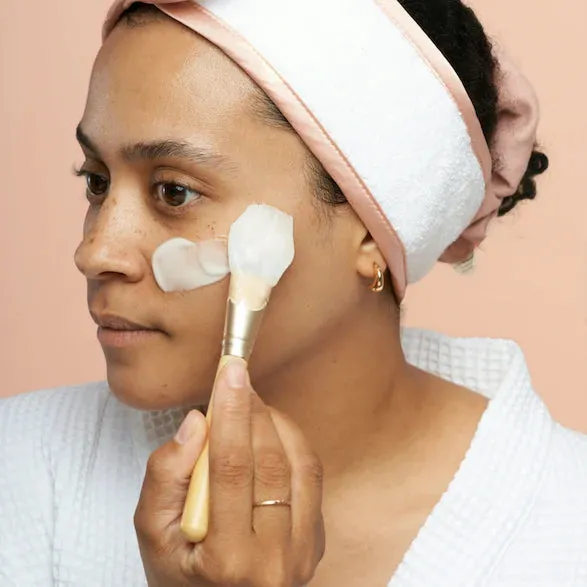 Face Mask Applicator by BKIND