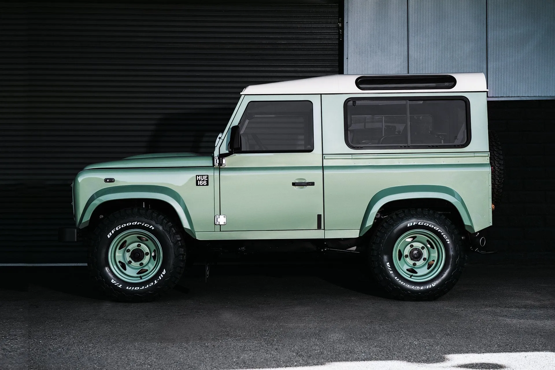 Land Rover Defender (1991-2016) 1947 Heritage Steel Wheels