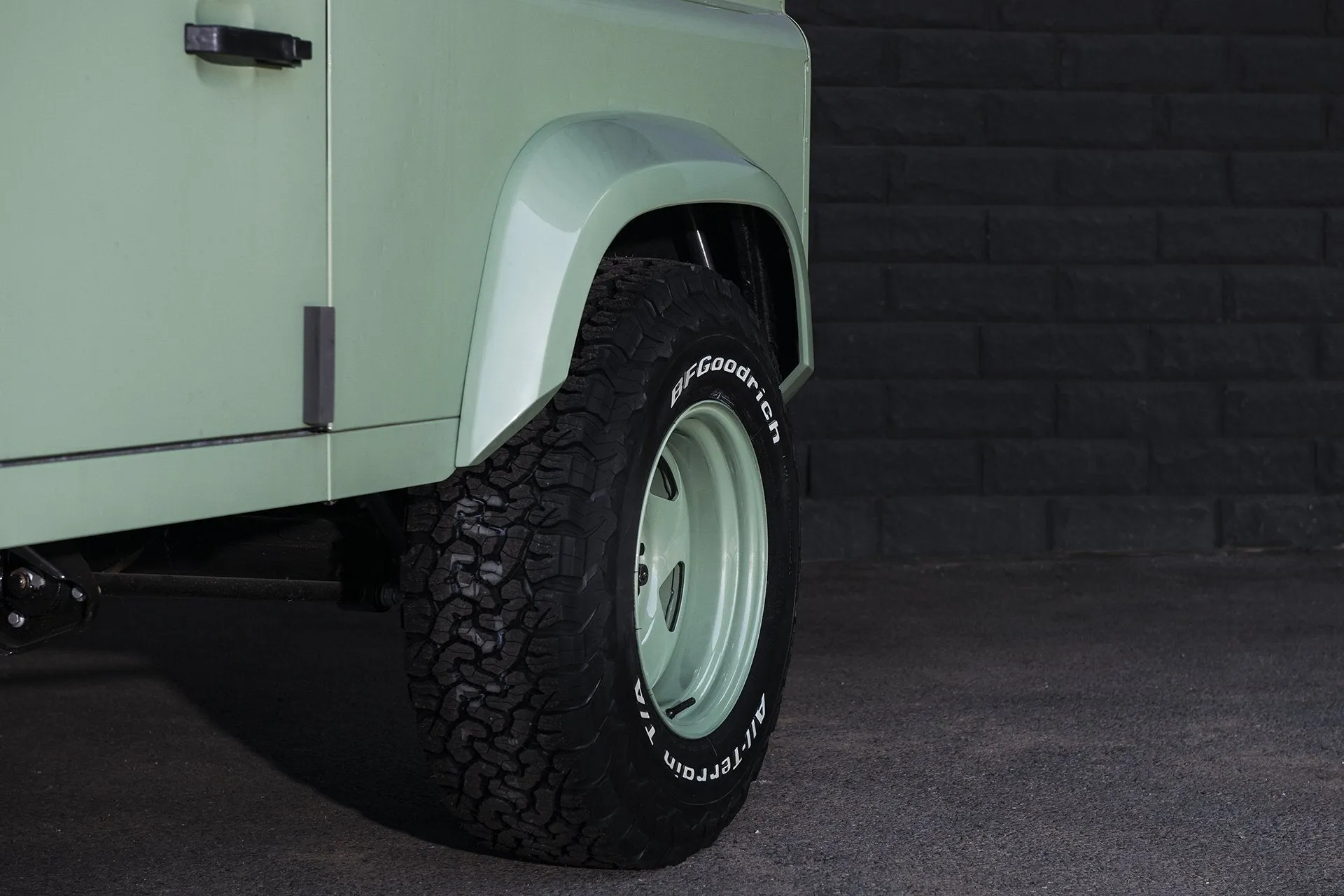 Land Rover Defender (1991-2016) 1947 Heritage Steel Wheels