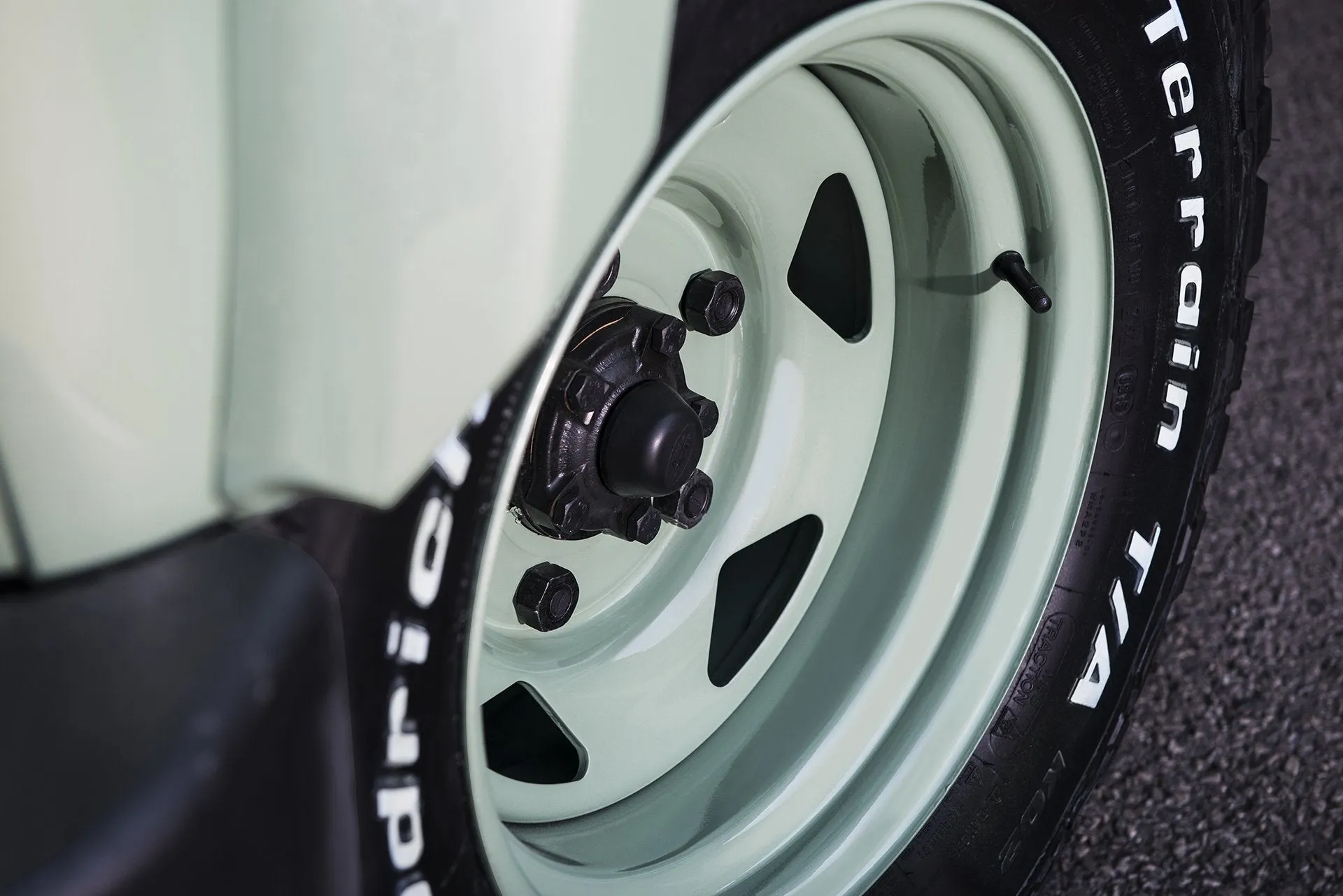 Land Rover Defender (1991-2016) 1947 Heritage Steel Wheels