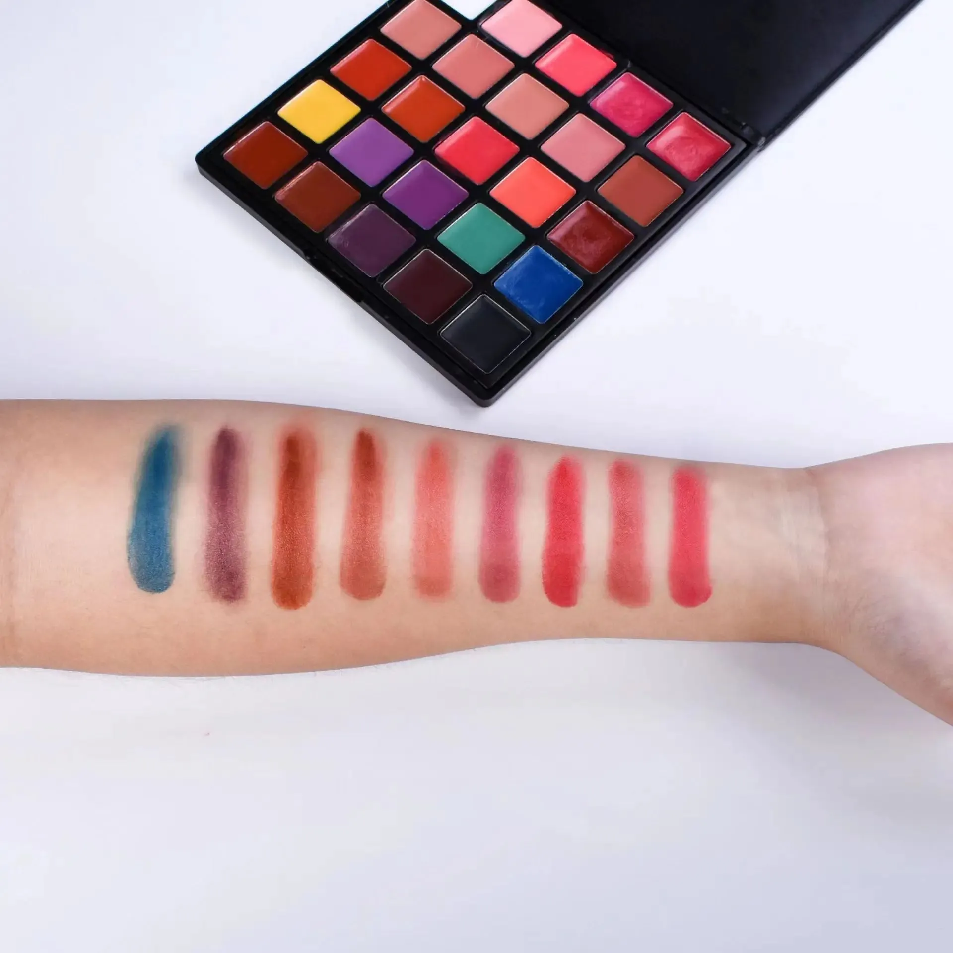 New High Quality Lipstick Palette