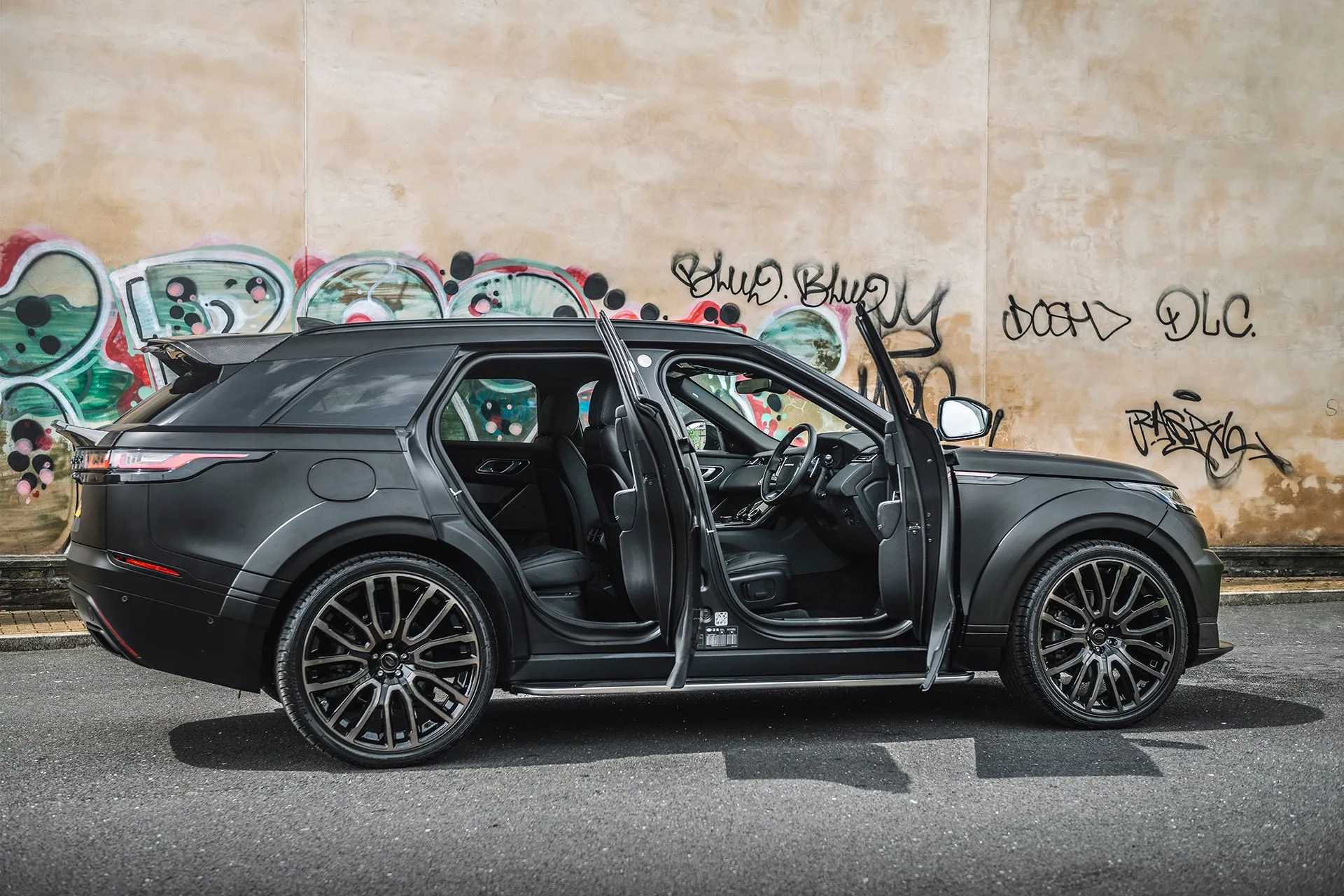 Range Rover Velar Pace Car
