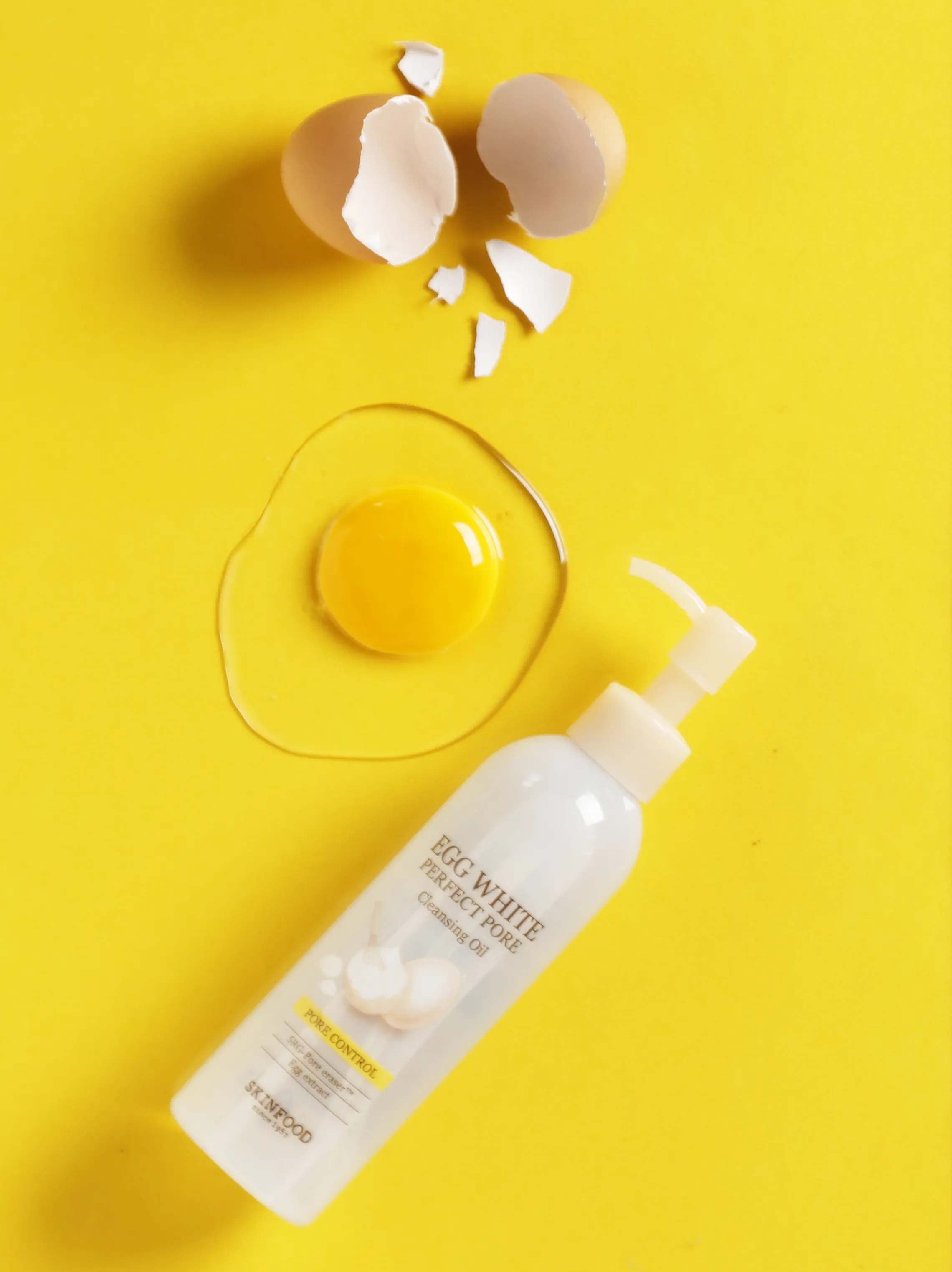 SKINFOOD Egg White Perfect Pore Cleansing Oil زيت تنظيف الوجه بالبيض