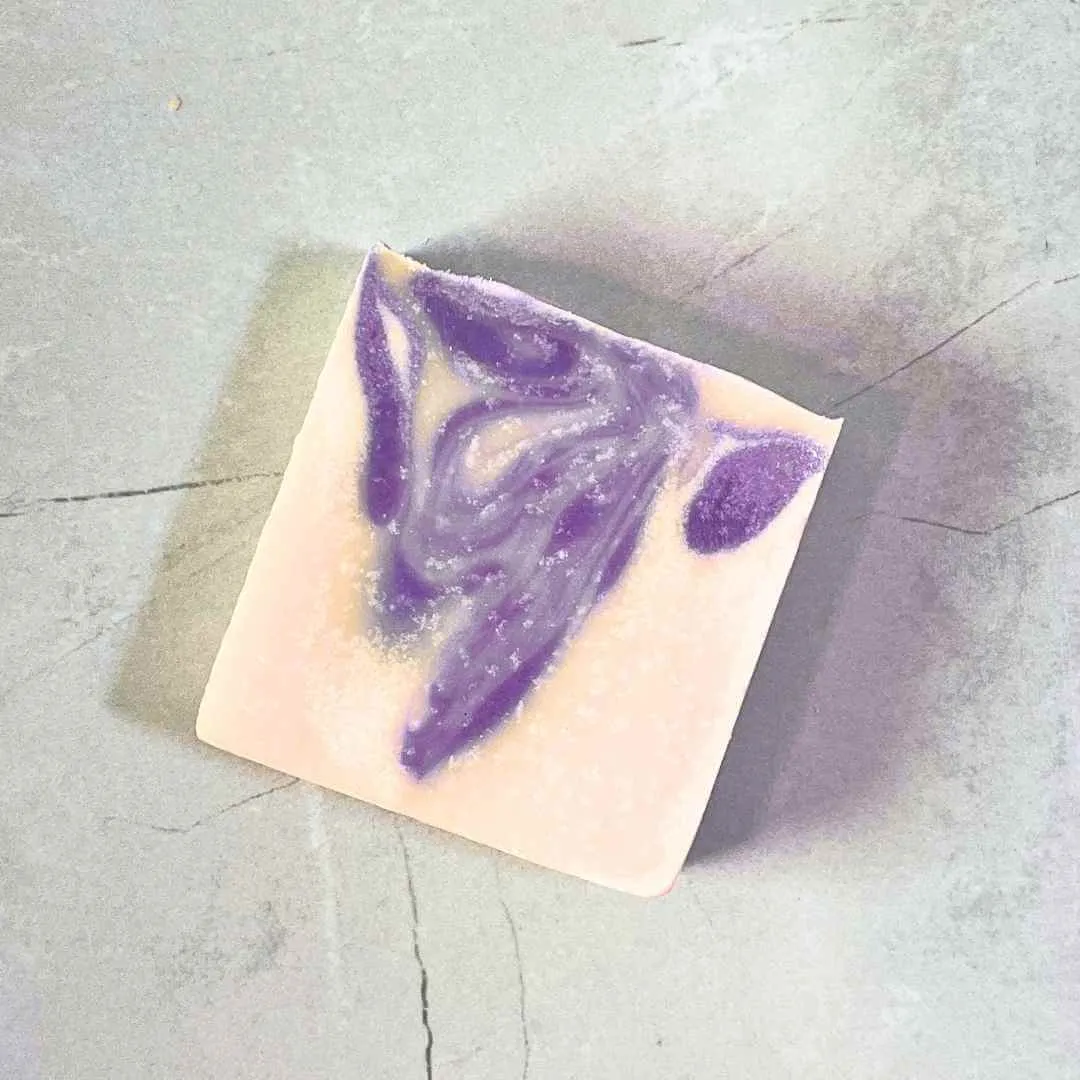 Tranquil Garden Oasis: Handmade Lavender Artisanal Soap | Natural & Eco-Friendly