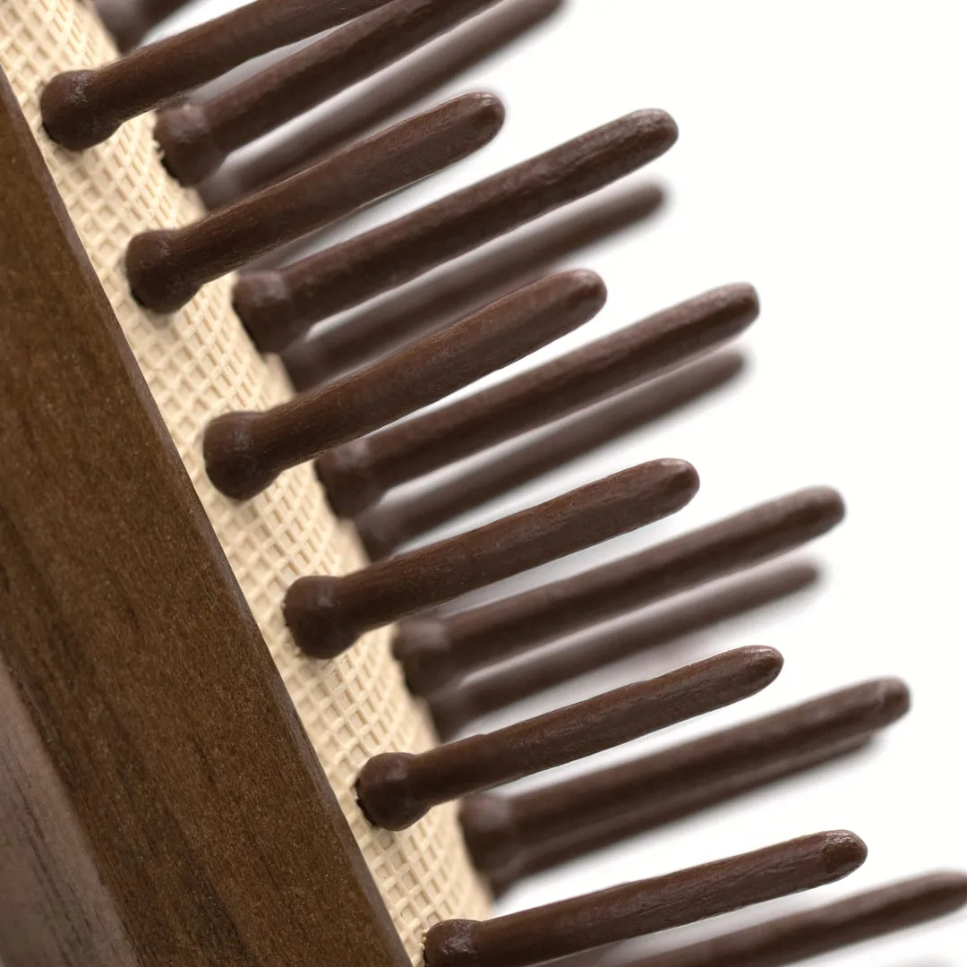 WALNUT RECTANGULAR BRUSH