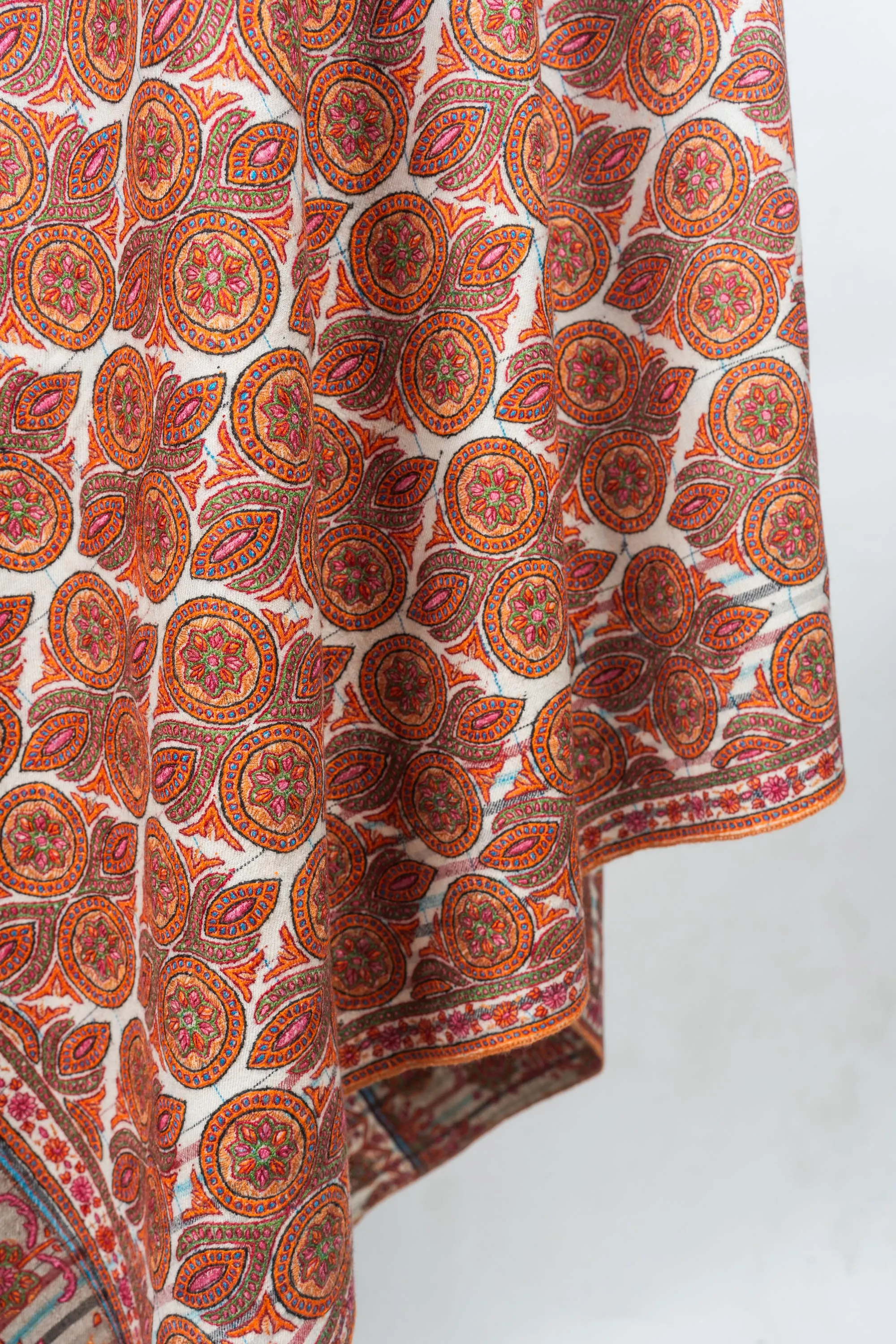 Zar Gulbahar: Pure Pashmina Jamawar Shawl with Heavy sozni Hand-Embroidery