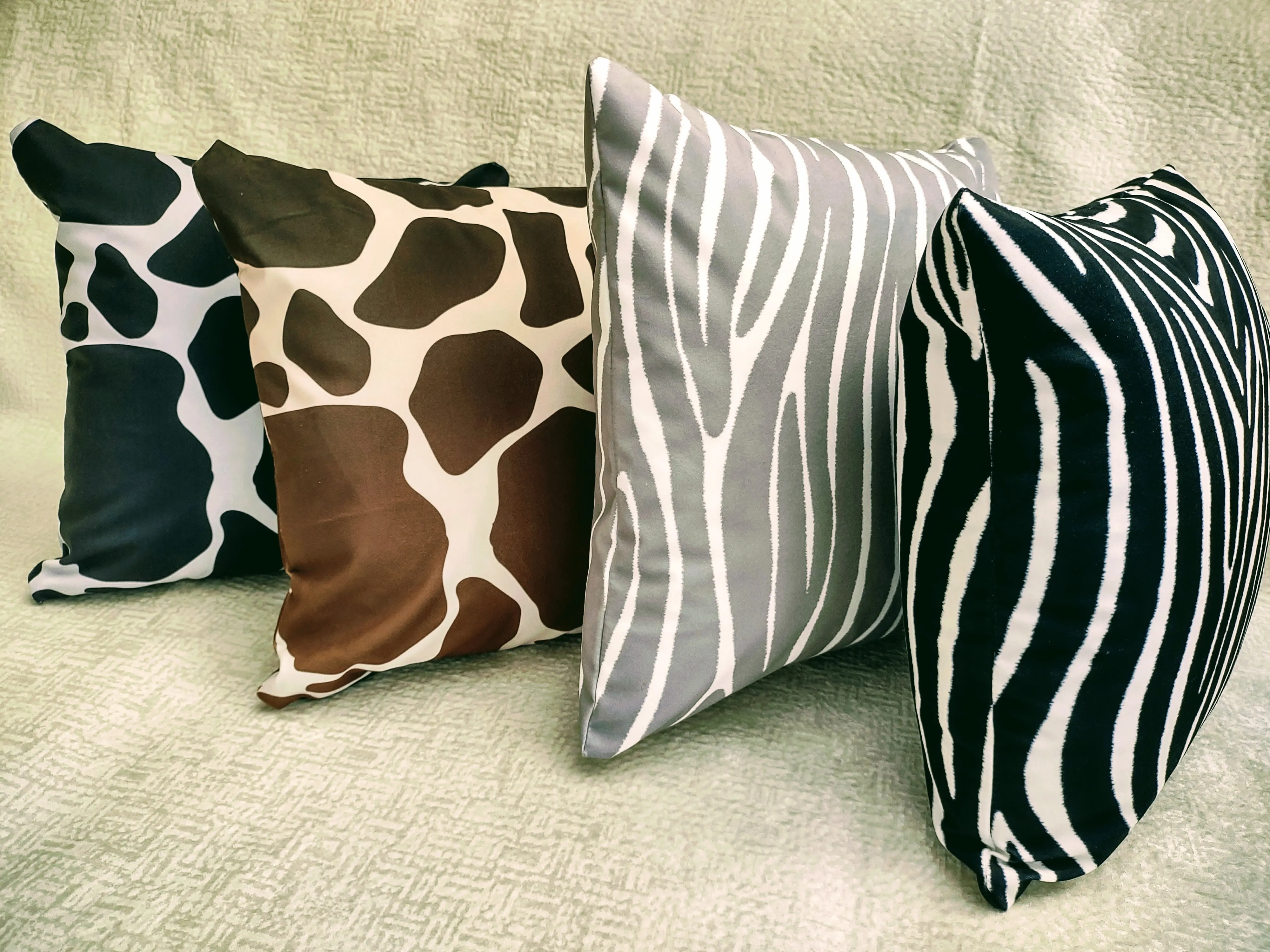 Zebra Velvet Pillow Cover 40x40cm  Zippered